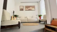 Yuerong Shanyuan Homestay