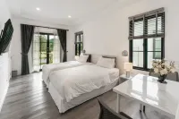 Tarn Villa Krabi