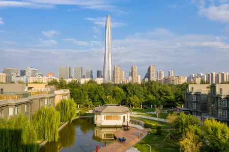 Green Park Hotel Отели рядом с достопримечательностью «Taida Financial Plaza E3AB»