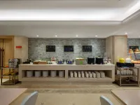 Vienna International Hotel (Xinyang Railway Station Tianrun Plaza Store) - sarapan