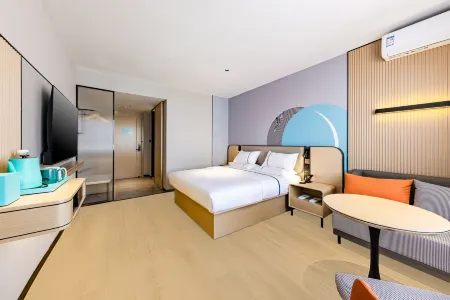 City Comfort Inn Hotel (Guandu Ancient Town Erji Road Subway Station) Отели рядом с достопримечательностью «Kunming University»