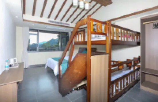 Wudangshan Prince Courtyard Homestay (Prince Slope Scenic Area)
