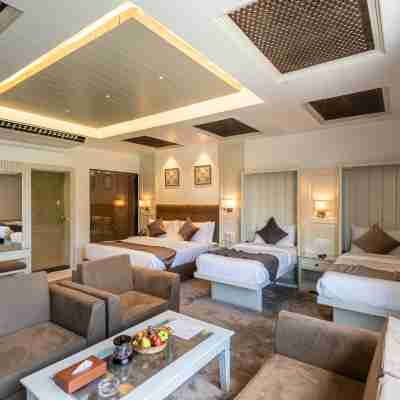 Hotel Grand Boulevard Rooms