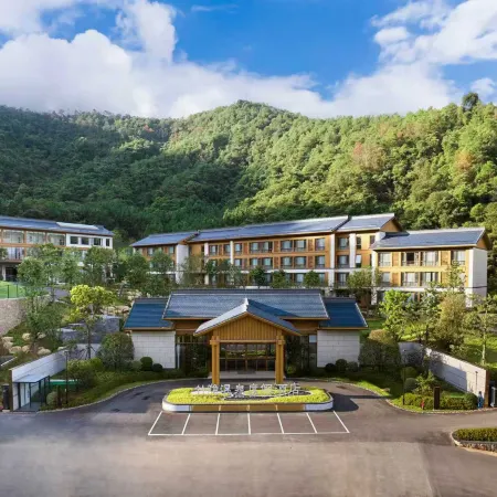 Hezhou Bamboo Hidden Hot Spring Resort