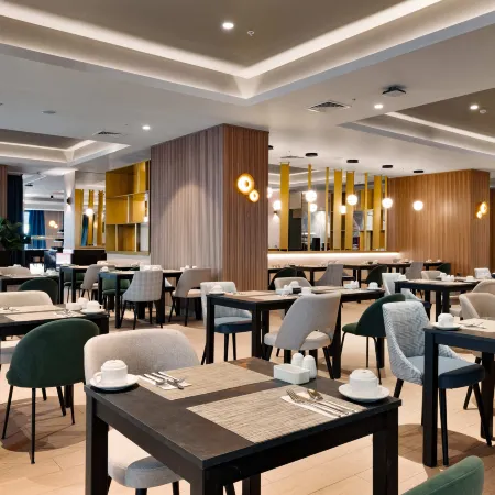 Riu Plaza London Victoria Отели рядом с достопримечательностью «Пимлико»