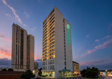 City Convenience Hotel (Huacheng New District Hospital ) Отели рядом с достопримечательностью «Datian Convention Relic Site»