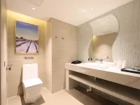 Moshang YaJu Hotel (Wuhan Central China Normal University Ma Fang Shan Metro Station Branch) Hotels near Wuhan University of Technology (North Campus of Nanhu Campus)