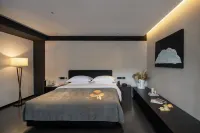 LandGaze • StarSweep | 180-Degree Snow Mountain View Guesthouse (Basan Ancient Town Branch)