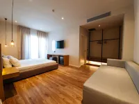 Sunset Shoreline Saranda - Sea View - Free Private Parking - Pool 薩蘭達酒店