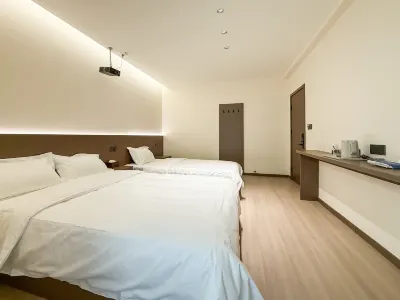 Weiguang Movie Homestay (Longmen Grottoes) Hotels near Luoyang Longmen Guanghuasi (East Gate)