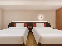 Urumqi Flora Secret Realm Hotel (Xinjiang International Grand Bazaar Branch) Hotels in Urumqi