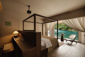 Jiuzhaigou · Mistshroud Mountains & Sunset Glow Snowscape · Sukoon Village