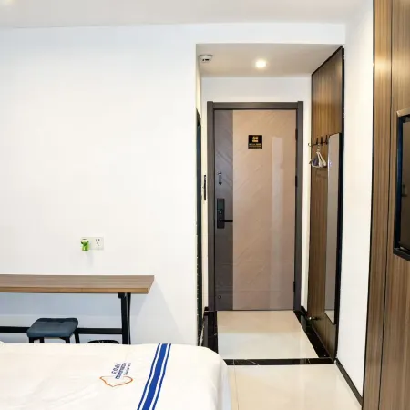 Mango Hotel
