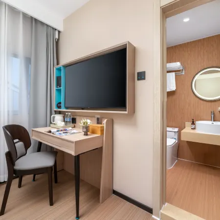 Grace Inn Hotel (Jinan Qianfo Mountain West Gate Quancheng Park Subway Station) Отели рядом с достопримечательностью «Гора тысячи Будд»