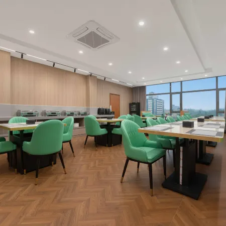 Tuke Light Stay Hotel (Weifang Railway Station North Square Taihua City Branch)