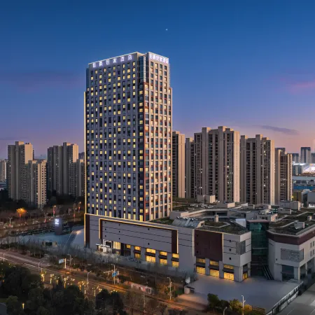 Earl Family Hotel (Chuzhou Wuyue Plaza Municipal Government)