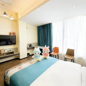 Luoding Lakeside Residence