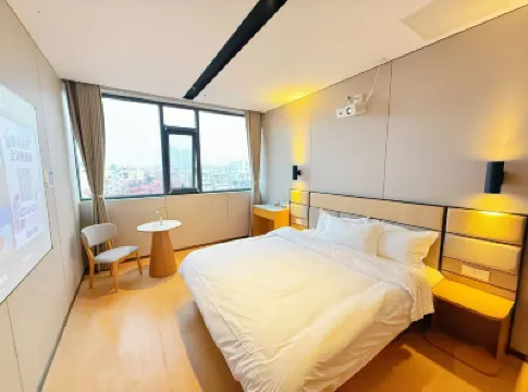 登巴客棧（台東步行街啤酒博物館店） 鄰近市北區的酒店