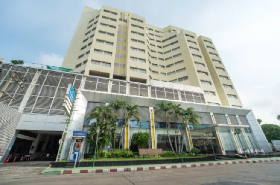 Summit Pavilion Hotel