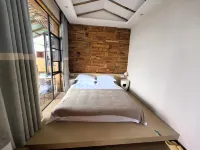 興義市半峰晴廬客棧