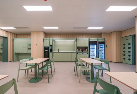 Hi lnn Zhengzhou Weiwu Road