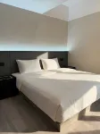 Jingyi E-Sports Hotel (Maoming People's Square)