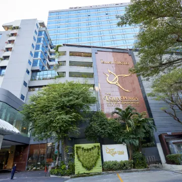 The Four Wings Hotel Bangkok Отели рядом с достопримечательностью «Торговый центр EmQuartier»