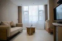 Floral Hotel· Shuangyue Homestay | Kaqu Teabar | Garden Villa (Pu'er Daijia Lane Simao Old Street) - balcony