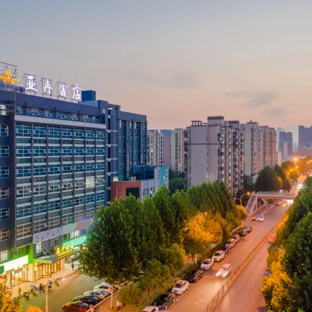 Yaran Hotel
