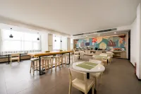 Four Seasons Cloud Hotel (Peixian Hancheng Scenic Area Branch)