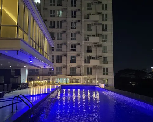 Davao Studio Unit at Abreeza Place Condo Near Mall Hotel berhampiran Ladang Gap