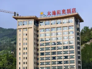 Earth Sunshine Hotel