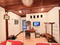 Luang Prabang - Villa Ouis Namkhan Riverside 2 Hotel berhampiran Wat Chom Phet