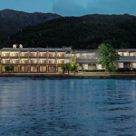 Lugu Lake South Island Villa Resort Hotel