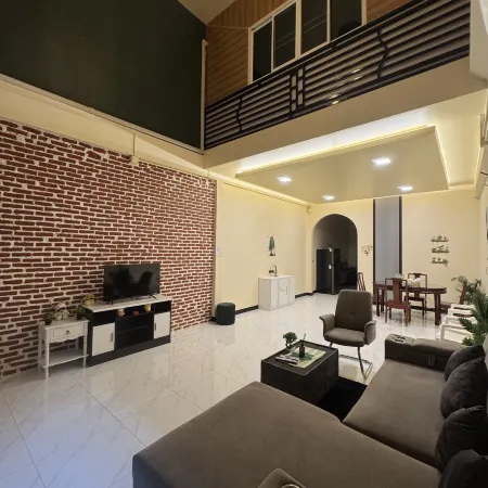 Cozy clover house