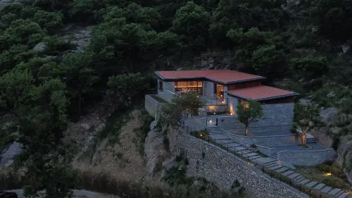 蒙見燕峪康養民宿