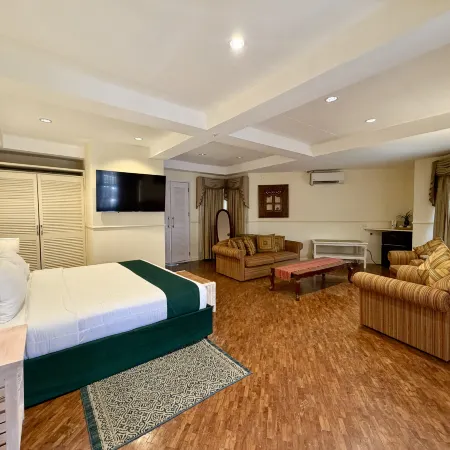 Coco Grande Hotel