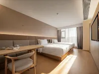 Yunfu Intercontinental Grand Hotel (Shangtawa Road Gerdeng Monastery) Hotels in Ngawa County
