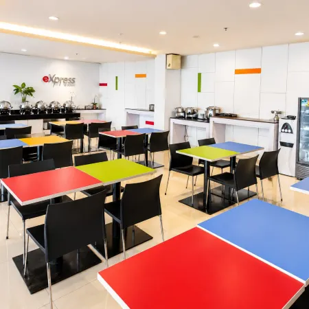 Amaris Hotel Senen Отели рядом с достопримечательностью «Сенен»