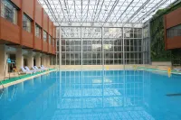 Eda International Youth Hostel - Kolam Renang