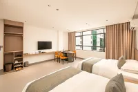 Boyue Zhixiang Light Luxury Hotel (Xiangzhou County Government Branch) - 주차장