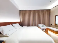 Tuke Global Hotel (Jiaozuo Headquarters New City Henan Polytechnic University South Campus)