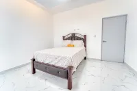 Modern Villa w/ Pool & Garden Các khách sạn ở 