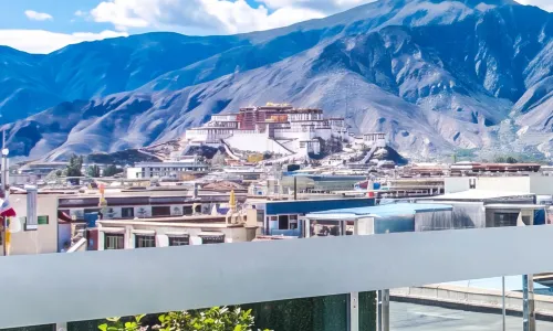 Lhasa Potala Palace Square Jiangsu Road Atour Hotel