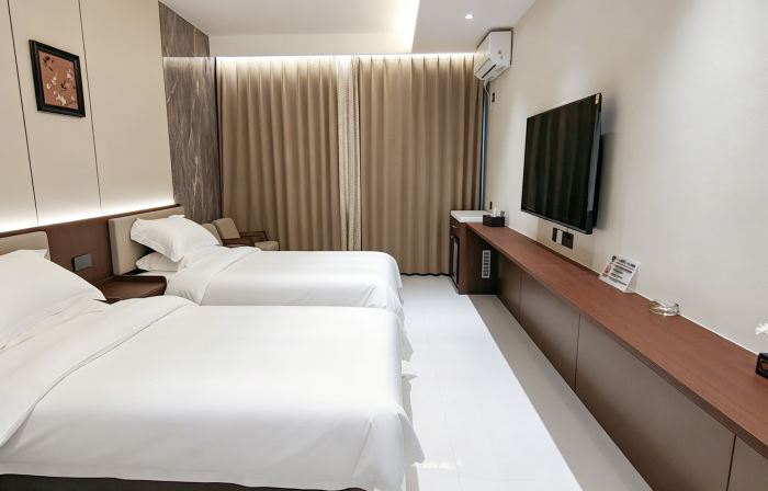 Happy Yayan | Mellow · Pure · Courtyard Homestay (Jinghe)