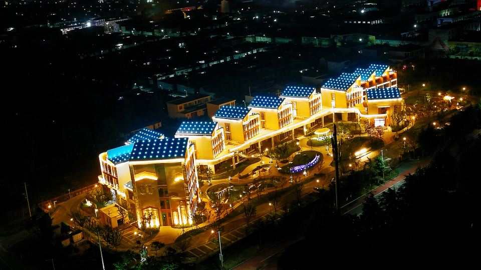Tuyuan Four Seasons Shiguang Resort Hotel