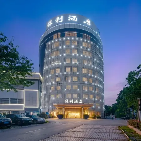 Poly International Hotel (Baise East City Bus Terminal/High-Speed Rail Station Branch)