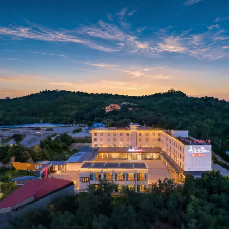 Dongshan Xiaozhu Hotel
