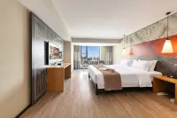 Jiuqu Lanye · High-rise City Yellow River View Hotel - vue sur la montagne