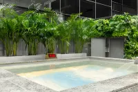 The 13 Palace - Hot Springs